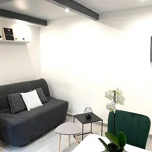 Appartement Le Douillet De 20m2 Petit Cocon En Plein Centre De La, Avignon