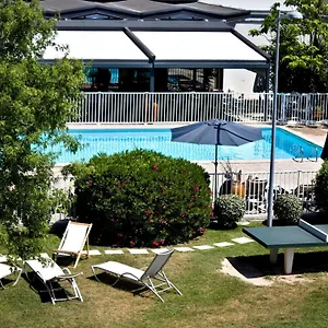Hotel Ibis Styles Sud, Awinion