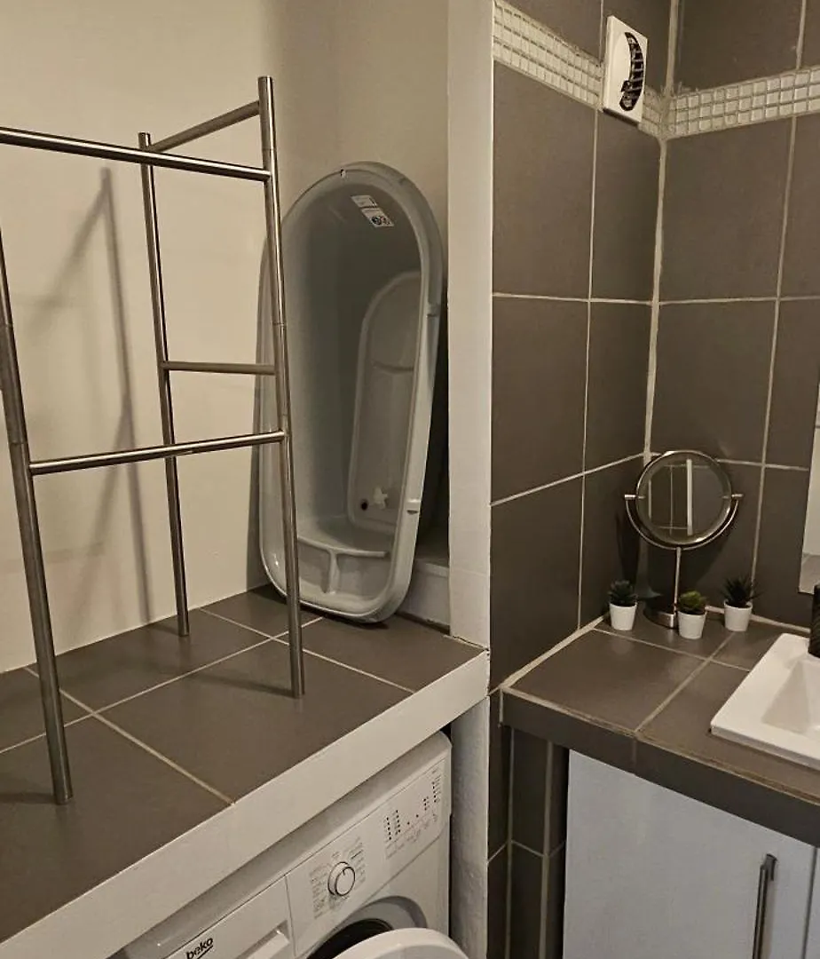 Appartement Les Arcades - Wifi - Intra Muros Of Avignon - Balcony - 45M2 Frankrijk
