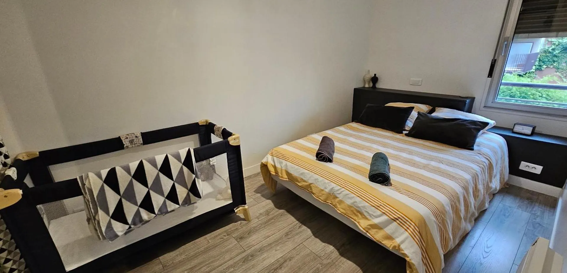 Apartmán Les Arcades - Wifi - Intra Muros Of Avignon - Balcony - 45M2